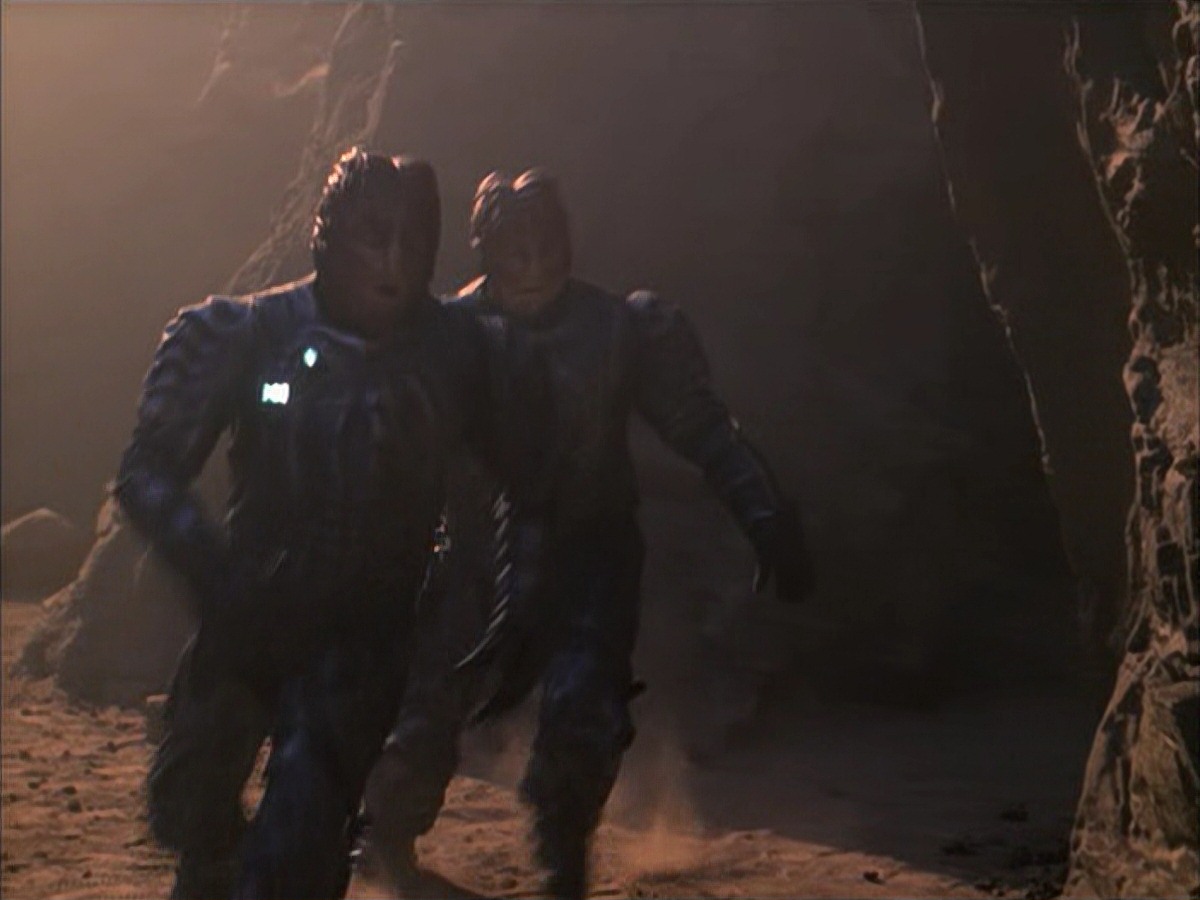 extant_StarTrek_VOY_7x09_7x10-FleshAndBlood_6454.jpg