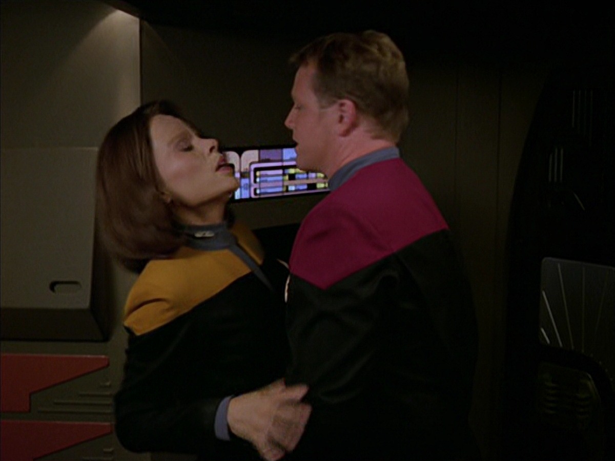extant_StarTrek_VOY_7x09_7x10-FleshAndBlood_6504.jpg