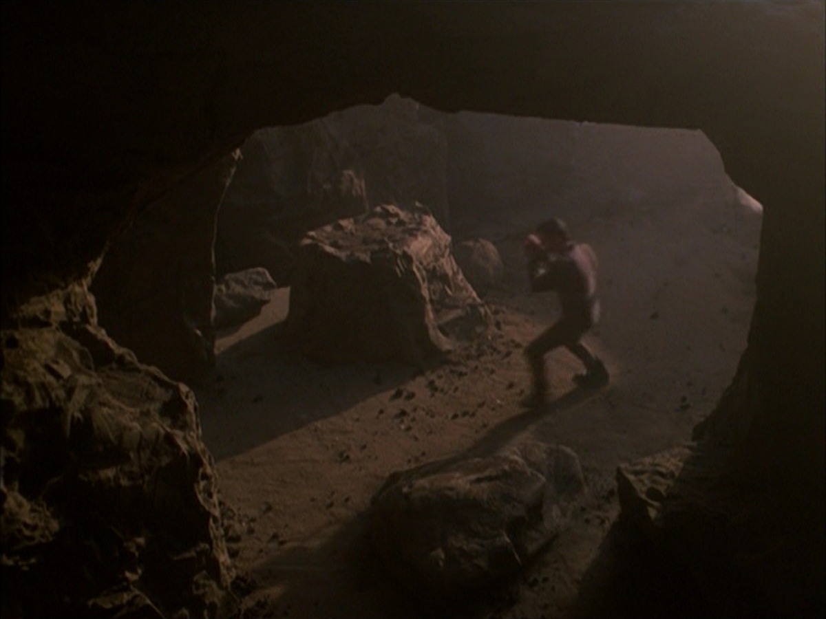 extant_StarTrek_VOY_7x09_7x10-FleshAndBlood_6527.jpg