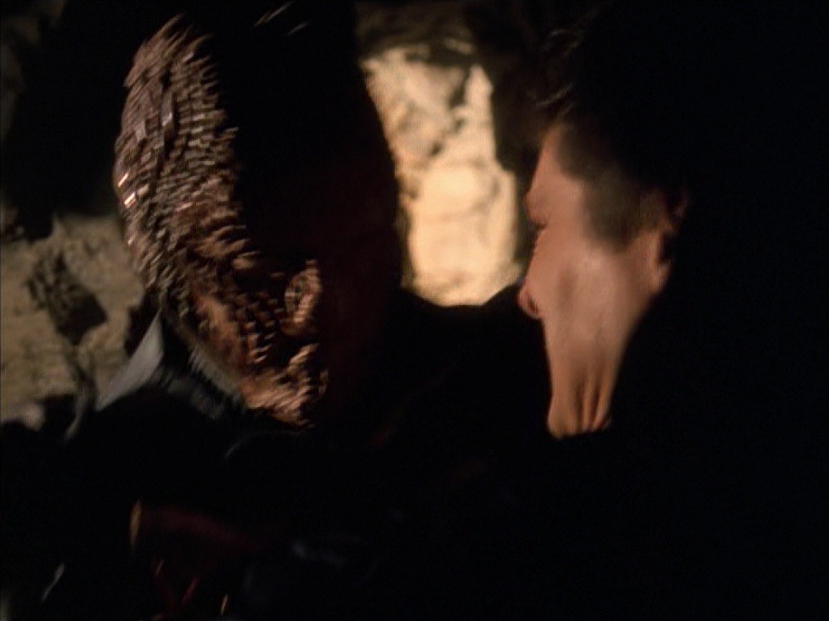 extant_StarTrek_VOY_7x09_7x10-FleshAndBlood_6537.jpg