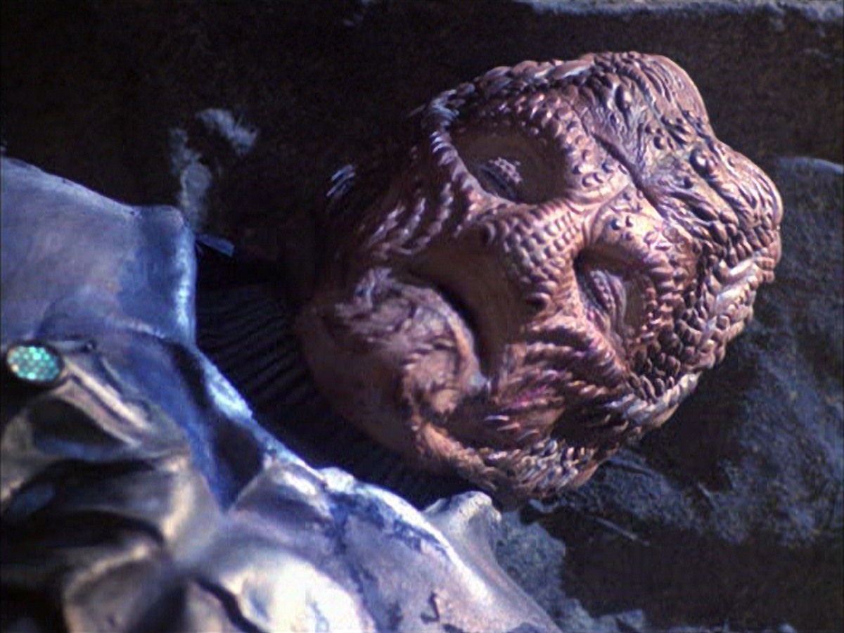 extant_StarTrek_VOY_7x09_7x10-FleshAndBlood_6557.jpg