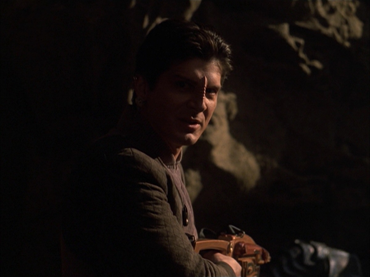 extant_StarTrek_VOY_7x09_7x10-FleshAndBlood_6577.jpg