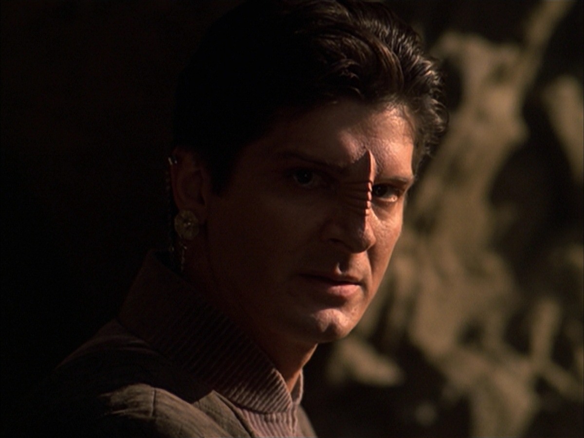 extant_StarTrek_VOY_7x09_7x10-FleshAndBlood_6604.jpg