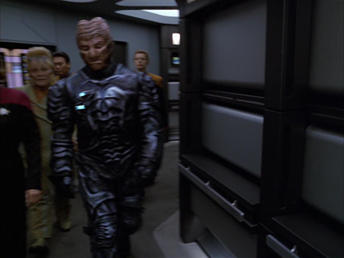 extant_StarTrek_VOY_7x09_7x10-FleshAndBlood_6659.jpg