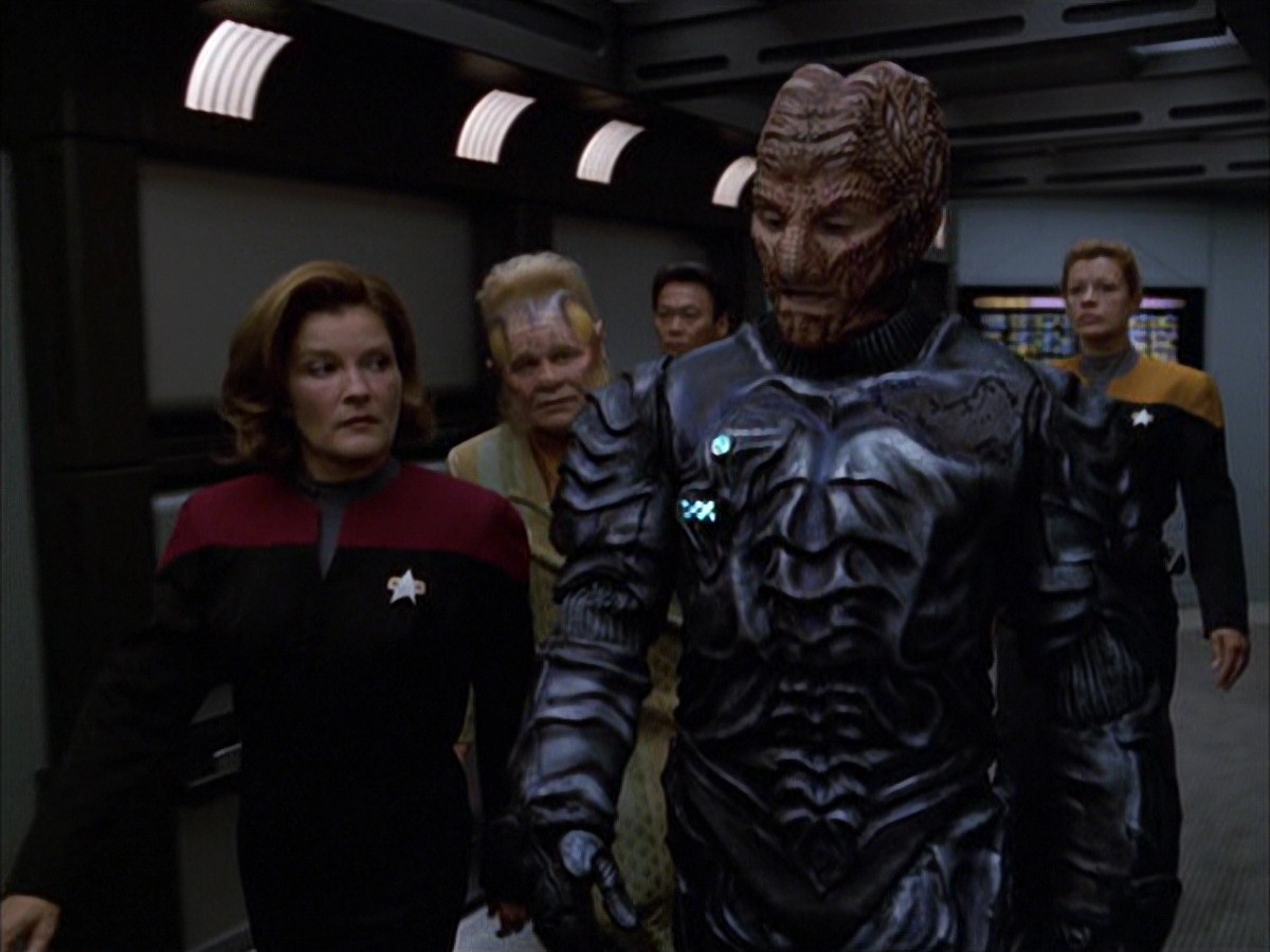 extant_StarTrek_VOY_7x09_7x10-FleshAndBlood_6663.jpg
