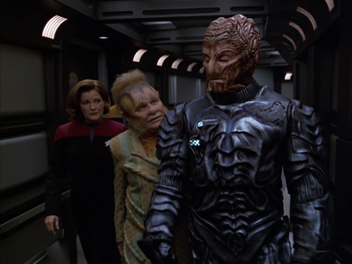 extant_StarTrek_VOY_7x09_7x10-FleshAndBlood_6672.jpg
