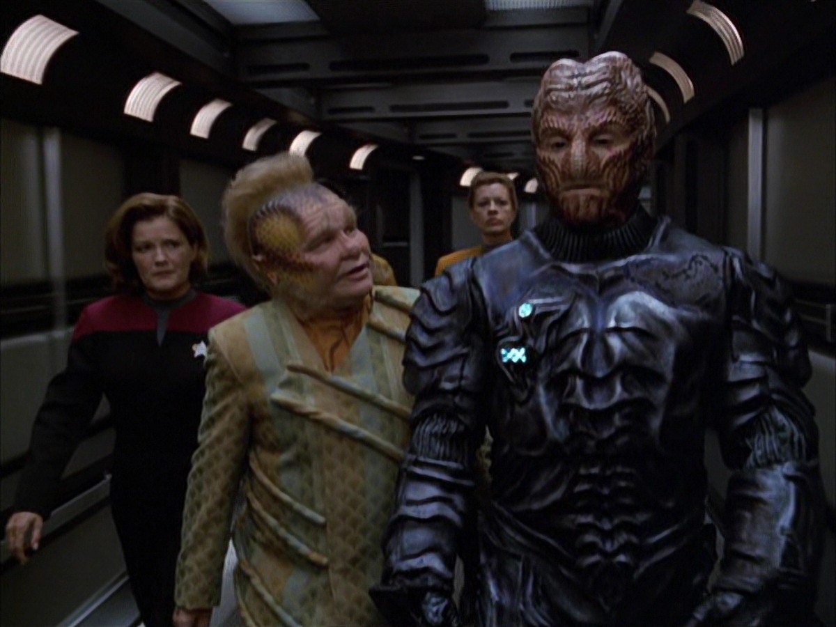extant_StarTrek_VOY_7x09_7x10-FleshAndBlood_6675.jpg