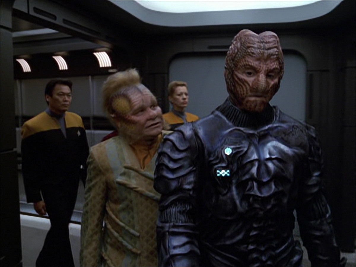 extant_StarTrek_VOY_7x09_7x10-FleshAndBlood_6687.jpg