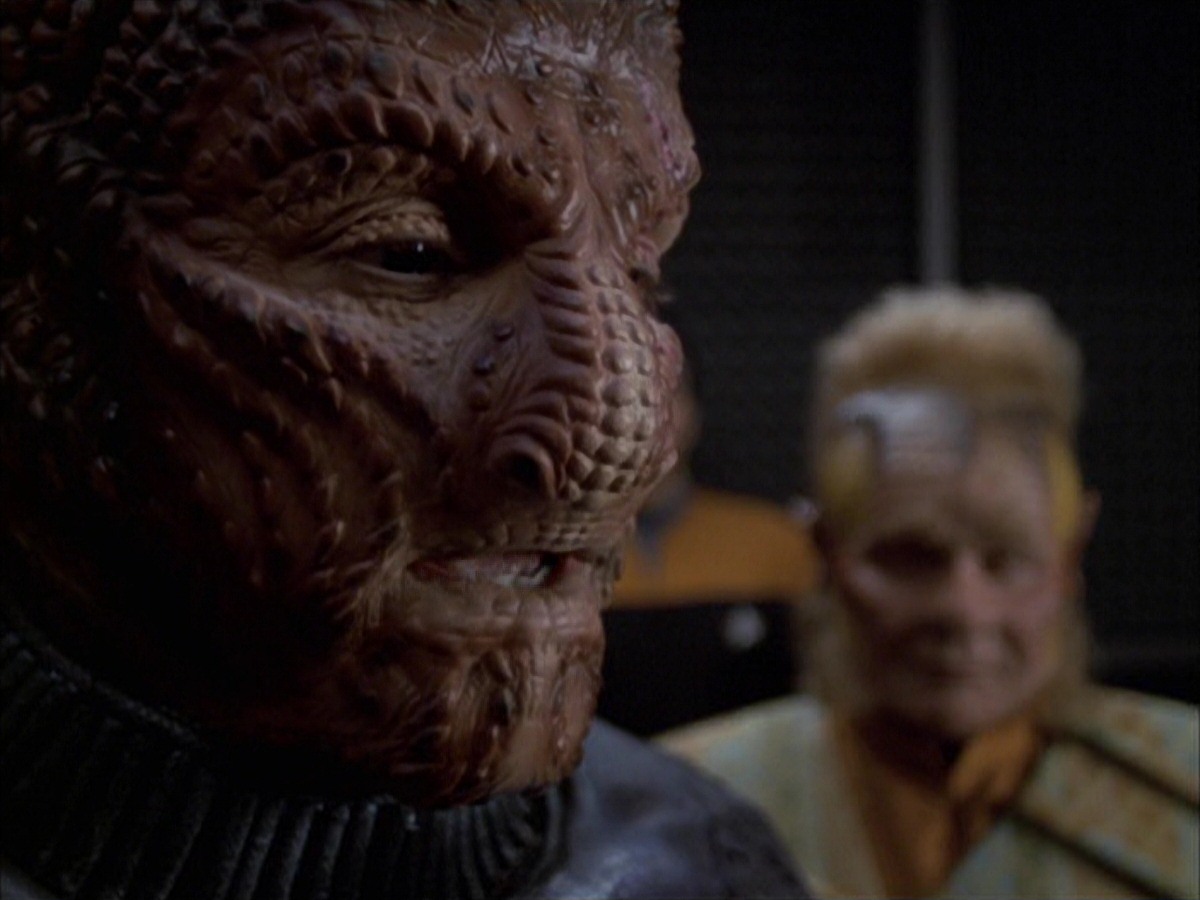 extant_StarTrek_VOY_7x09_7x10-FleshAndBlood_6716.jpg