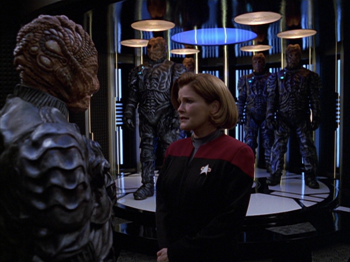extant_StarTrek_VOY_7x09_7x10-FleshAndBlood_6722.jpg