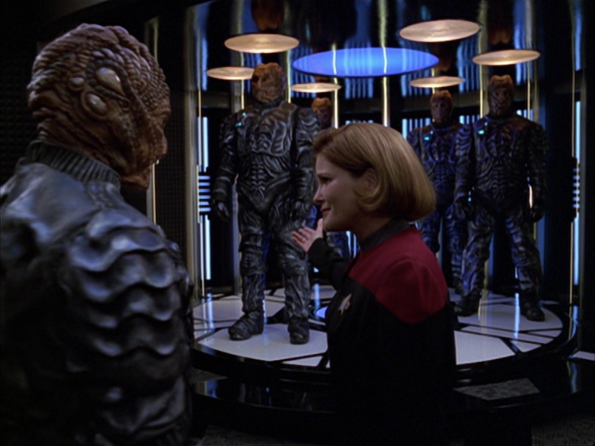 extant_StarTrek_VOY_7x09_7x10-FleshAndBlood_6724.jpg