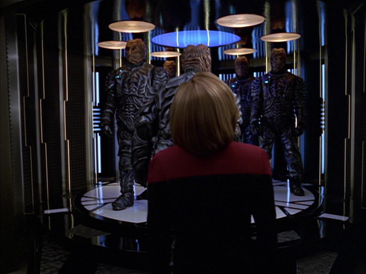 extant_StarTrek_VOY_7x09_7x10-FleshAndBlood_6728.jpg