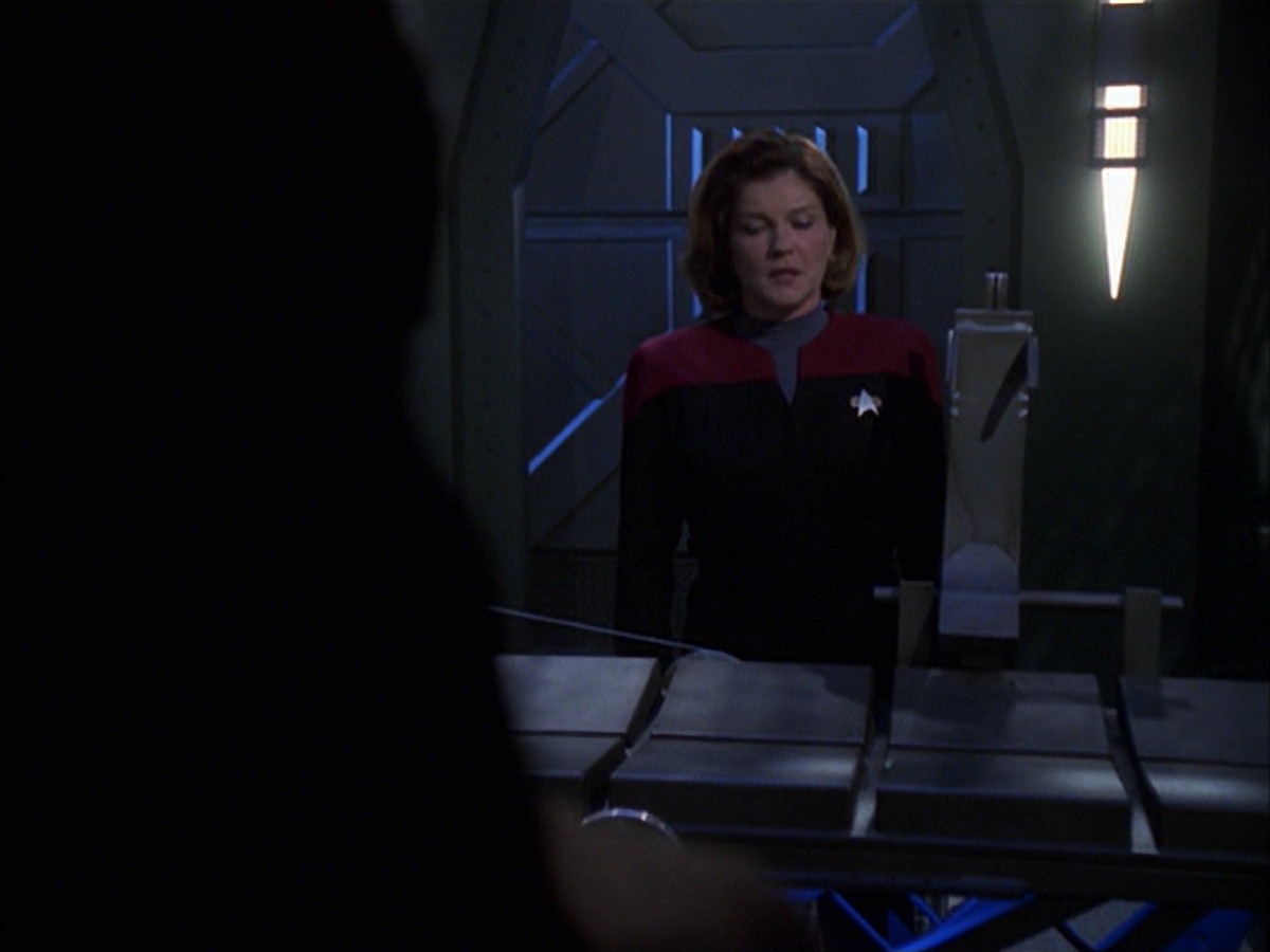 extant_StarTrek_VOY_7x09_7x10-FleshAndBlood_6767.jpg