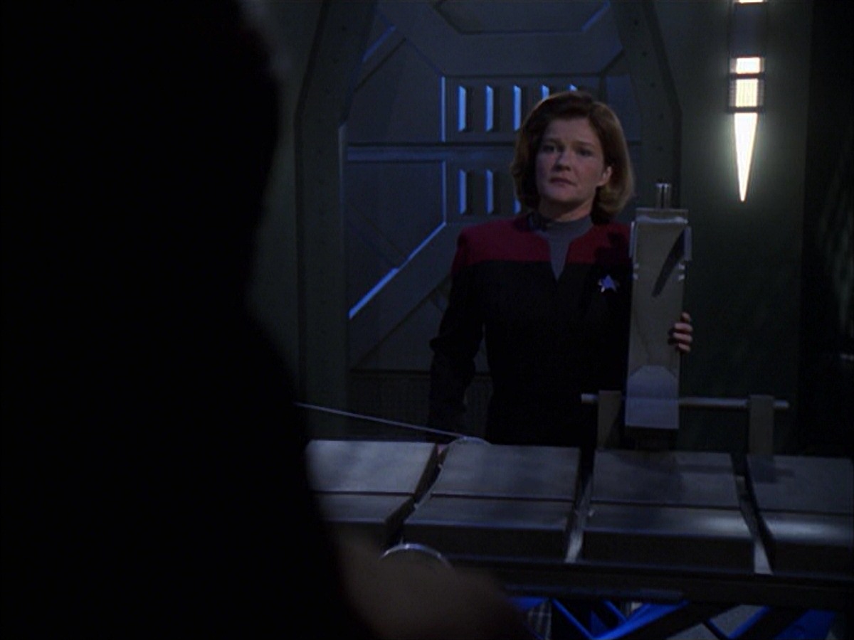 extant_StarTrek_VOY_7x09_7x10-FleshAndBlood_6779.jpg