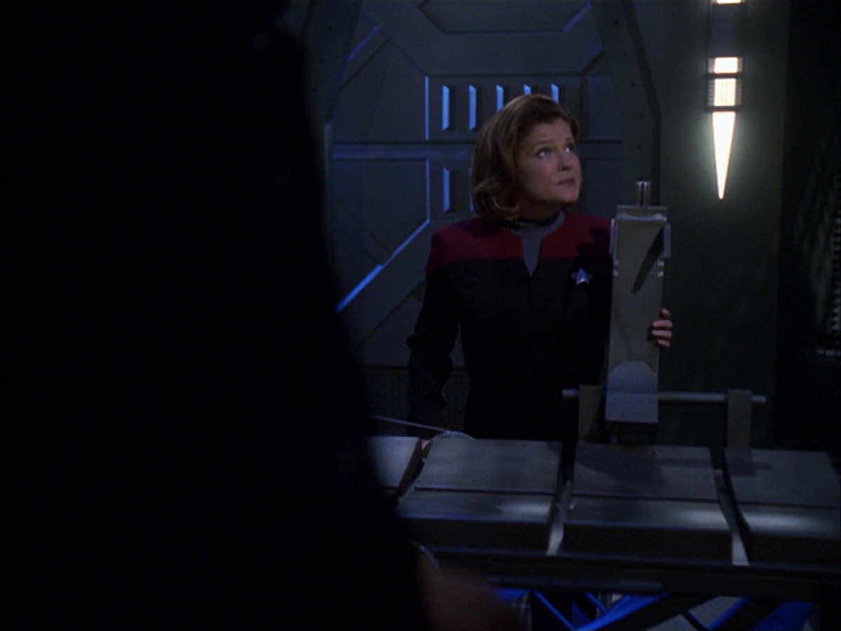 extant_StarTrek_VOY_7x09_7x10-FleshAndBlood_6806.jpg
