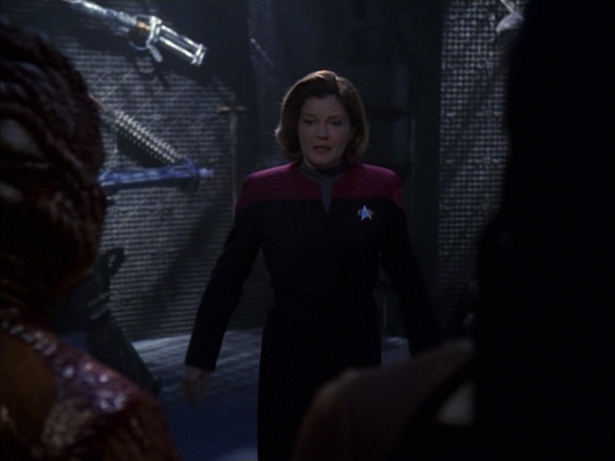extant_StarTrek_VOY_7x09_7x10-FleshAndBlood_6824.jpg