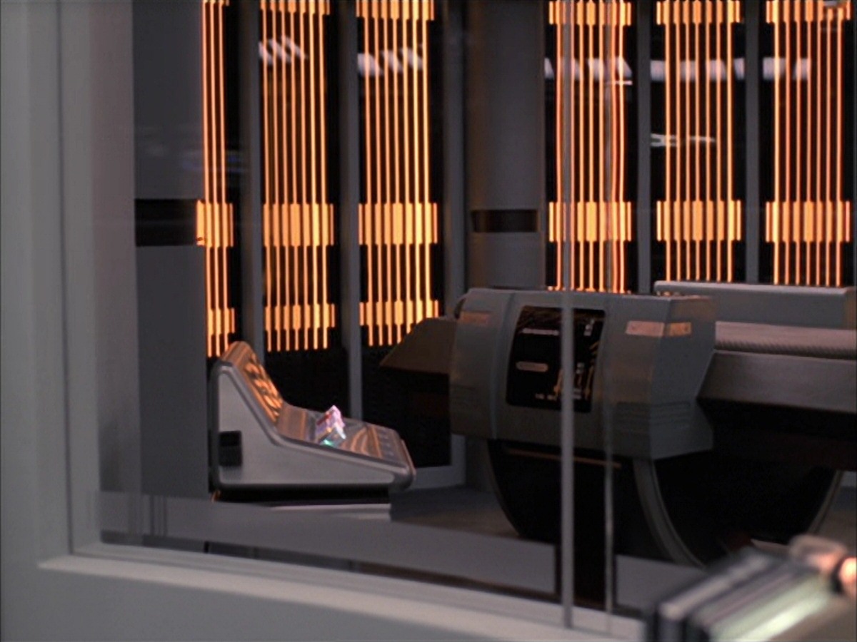 extant_StarTrek_VOY_7x09_7x10-FleshAndBlood_6842.jpg