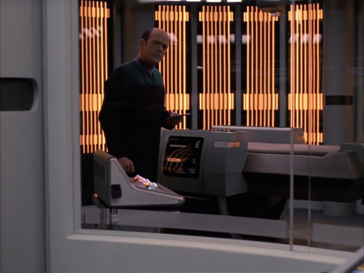 extant_StarTrek_VOY_7x09_7x10-FleshAndBlood_6850.jpg