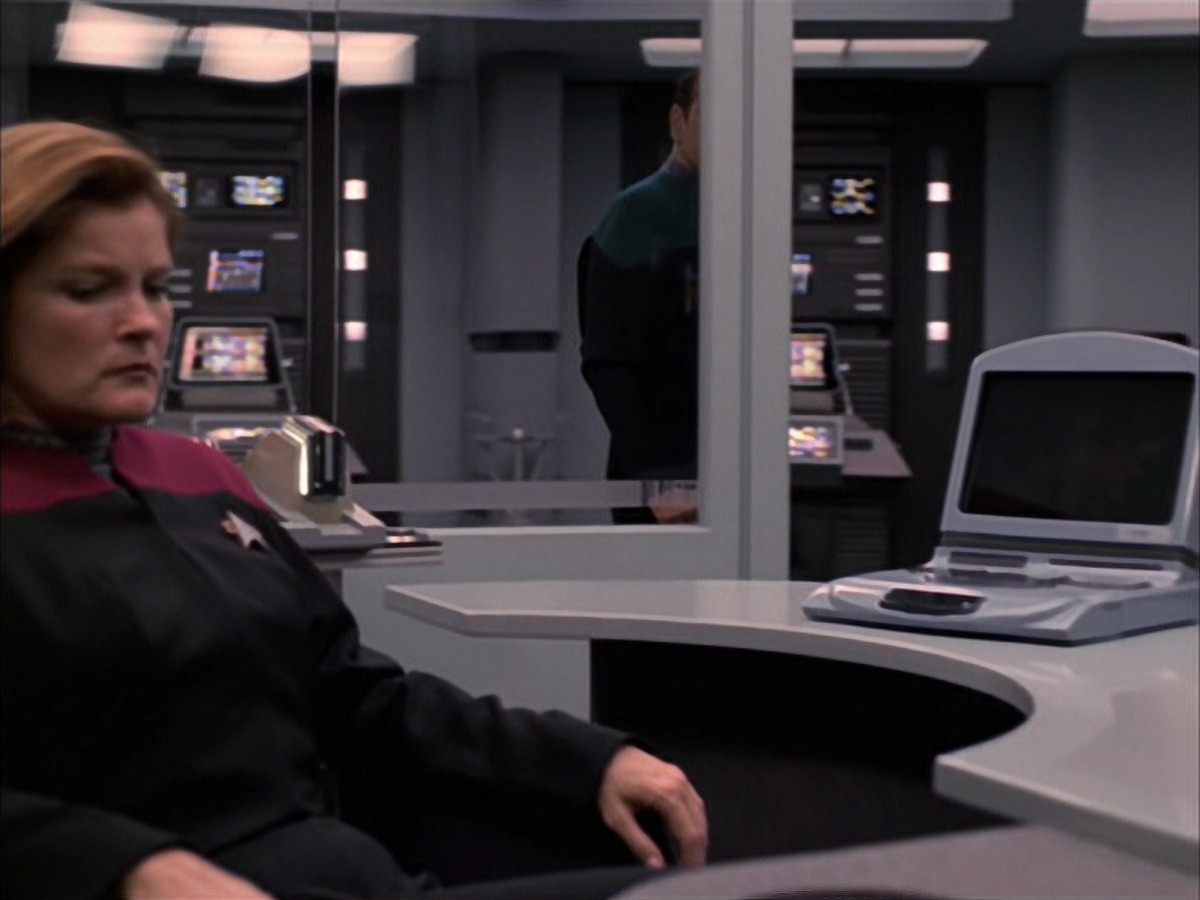 extant_StarTrek_VOY_7x09_7x10-FleshAndBlood_6860.jpg