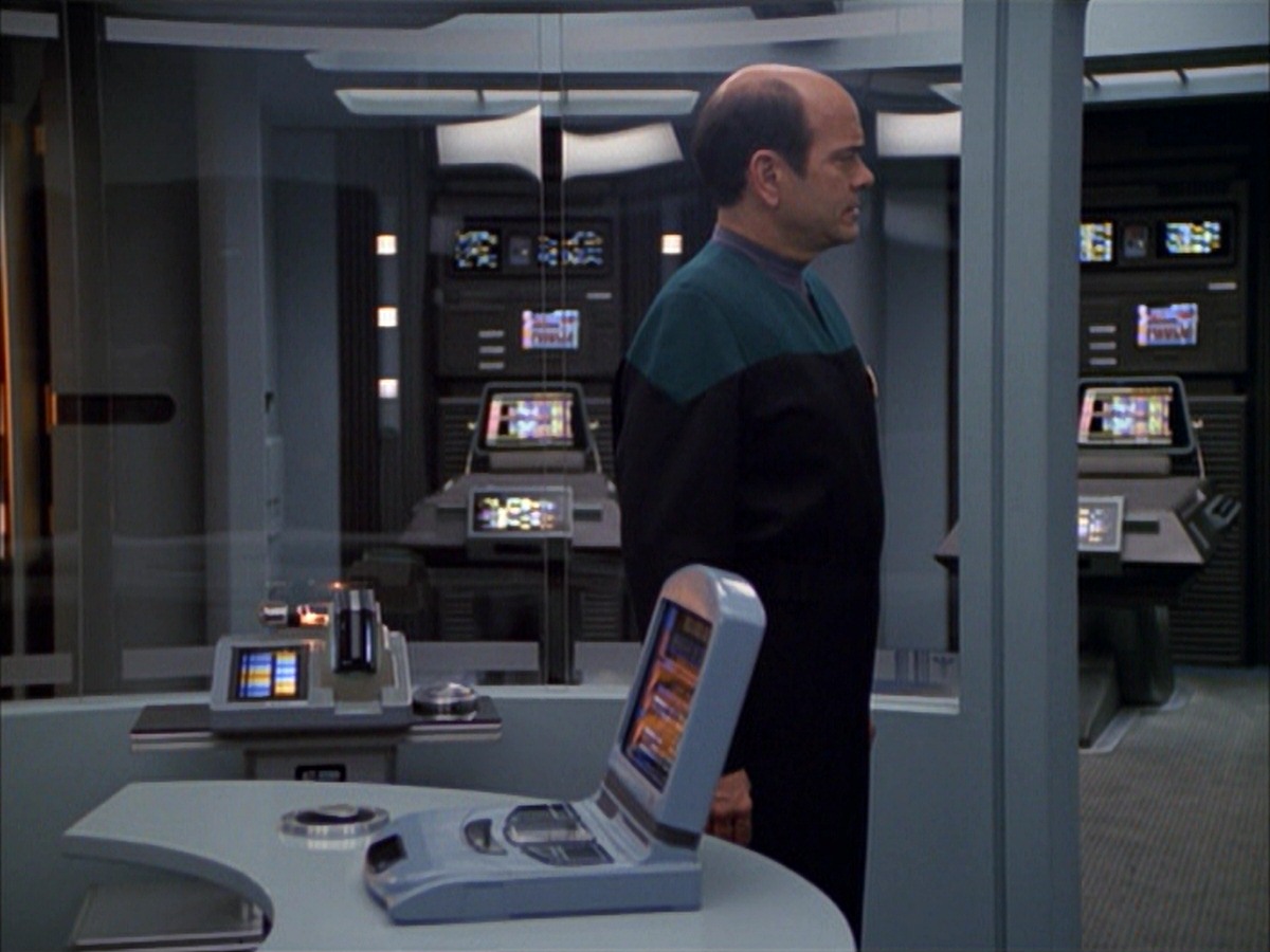extant_StarTrek_VOY_7x09_7x10-FleshAndBlood_7057.jpg
