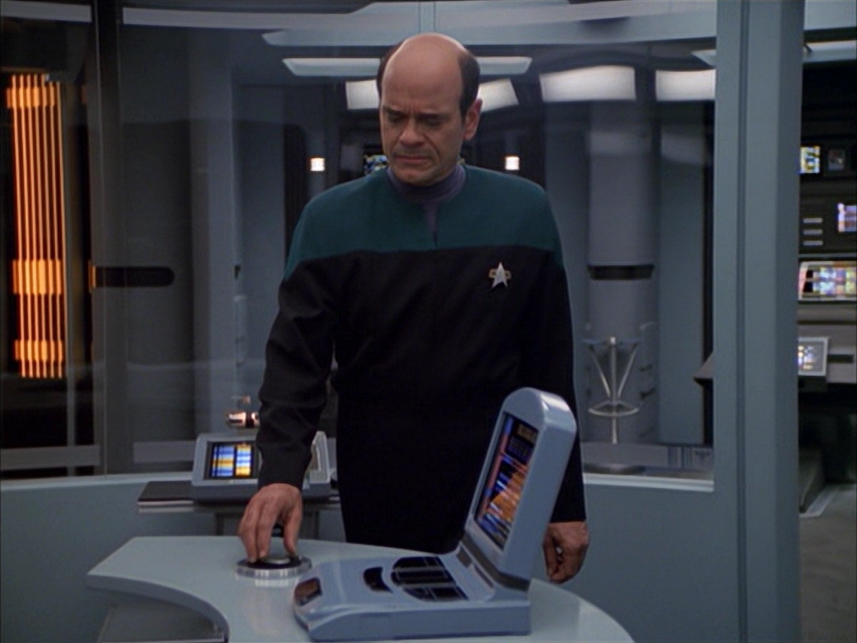 extant_StarTrek_VOY_7x09_7x10-FleshAndBlood_7062.jpg