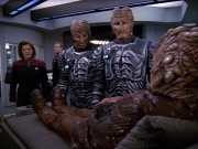 extant_StarTrek_VOY_7x09_7x10-FleshAndBlood_1228.jpg