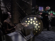 extant_StarTrek_VOY_7x09_7x10-FleshAndBlood_2220.jpg