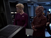 extant_StarTrek_VOY_7x09_7x10-FleshAndBlood_3047.jpg