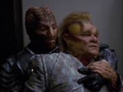 extant_StarTrek_VOY_7x09_7x10-FleshAndBlood_3285.jpg