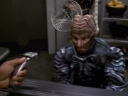 extant_StarTrek_VOY_7x09_7x10-FleshAndBlood_3358.jpg