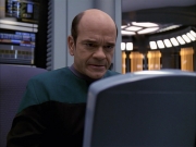extant_StarTrek_VOY_7x09_7x10-FleshAndBlood_3622.jpg