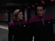 extant_StarTrek_VOY_7x09_7x10-FleshAndBlood_4050.jpg