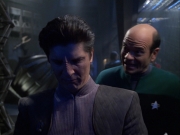 extant_StarTrek_VOY_7x09_7x10-FleshAndBlood_5327.jpg