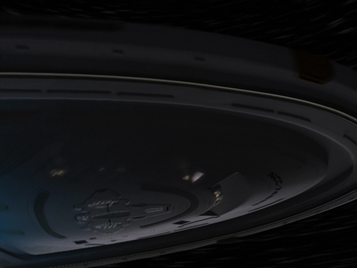extant_StarTrek_VOY_7x11-Shattered_0006.jpg