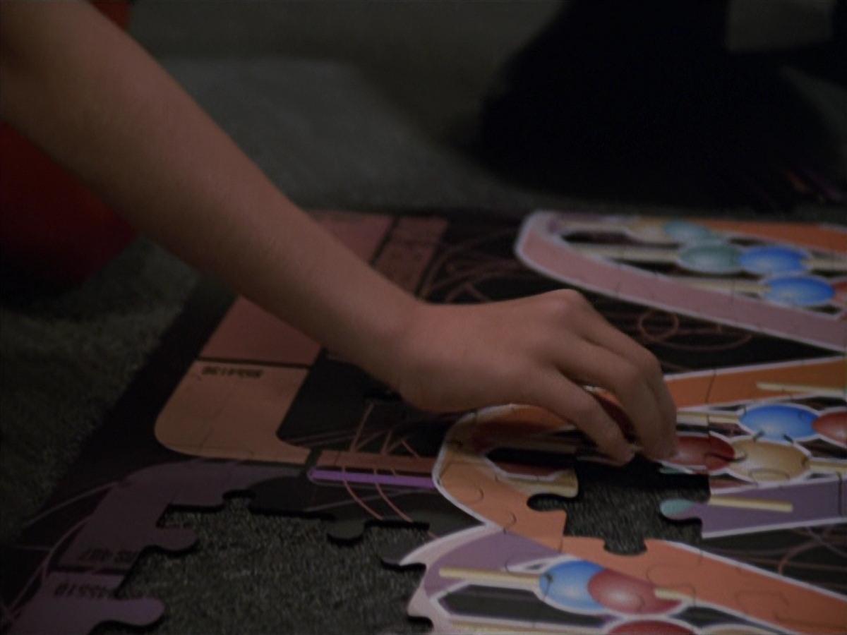 extant_StarTrek_VOY_7x11-Shattered_0019.jpg