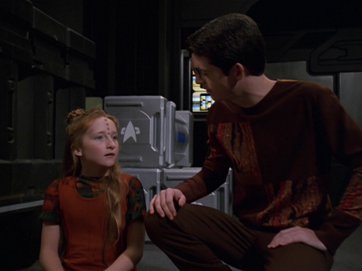 extant_StarTrek_VOY_7x11-Shattered_0034.jpg