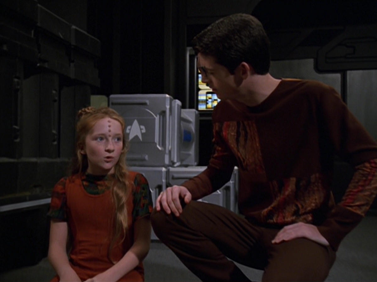 extant_StarTrek_VOY_7x11-Shattered_0035.jpg