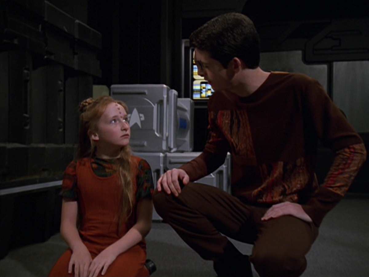 extant_StarTrek_VOY_7x11-Shattered_0037.jpg