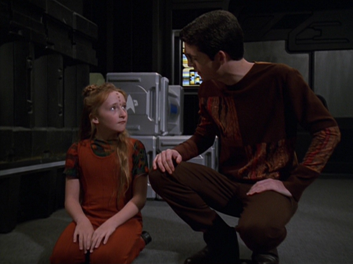 extant_StarTrek_VOY_7x11-Shattered_0039.jpg