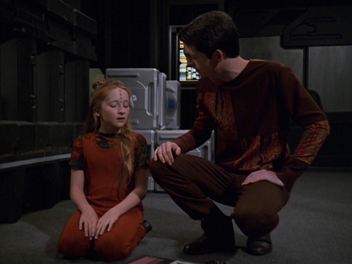 extant_StarTrek_VOY_7x11-Shattered_0041.jpg