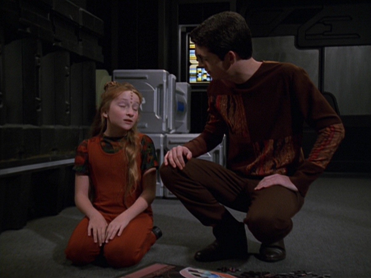 extant_StarTrek_VOY_7x11-Shattered_0042.jpg
