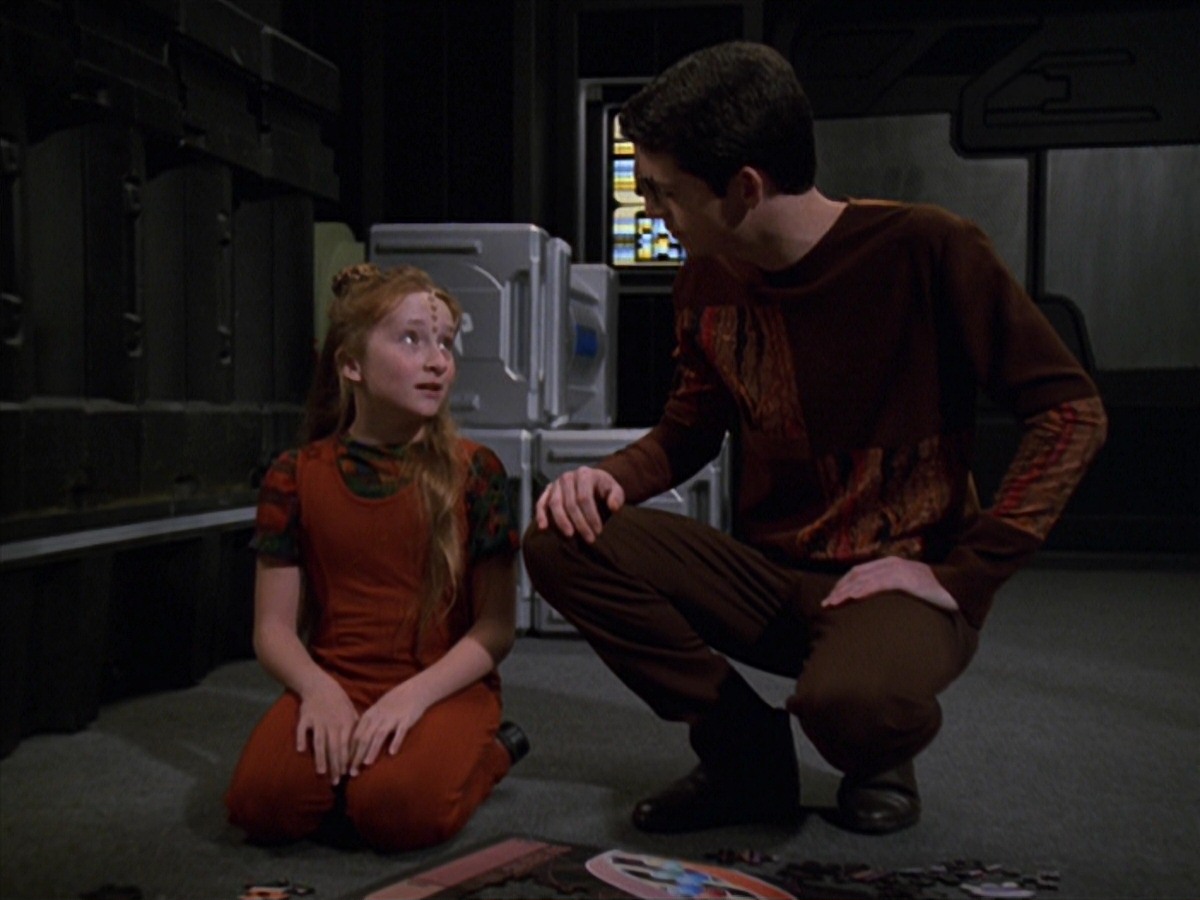 extant_StarTrek_VOY_7x11-Shattered_0043.jpg