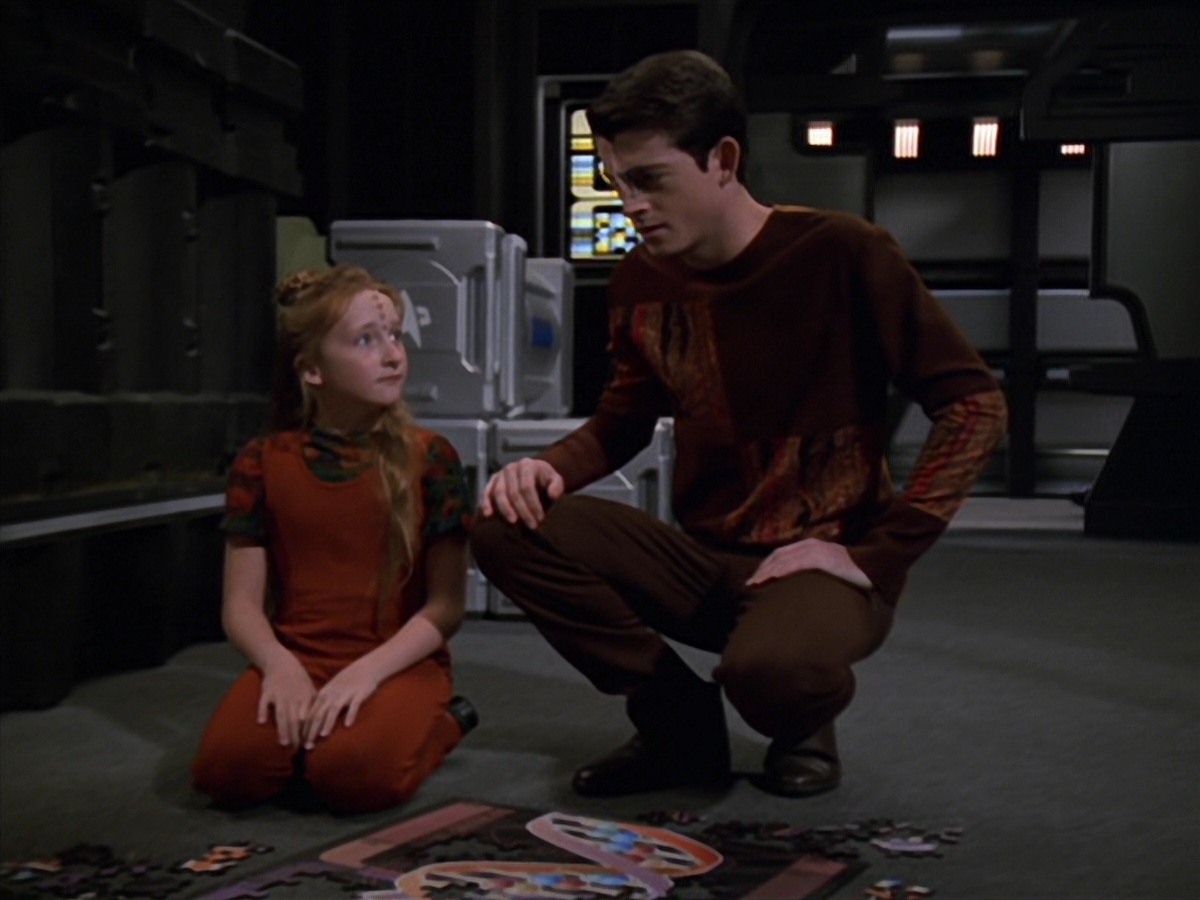 extant_StarTrek_VOY_7x11-Shattered_0047.jpg