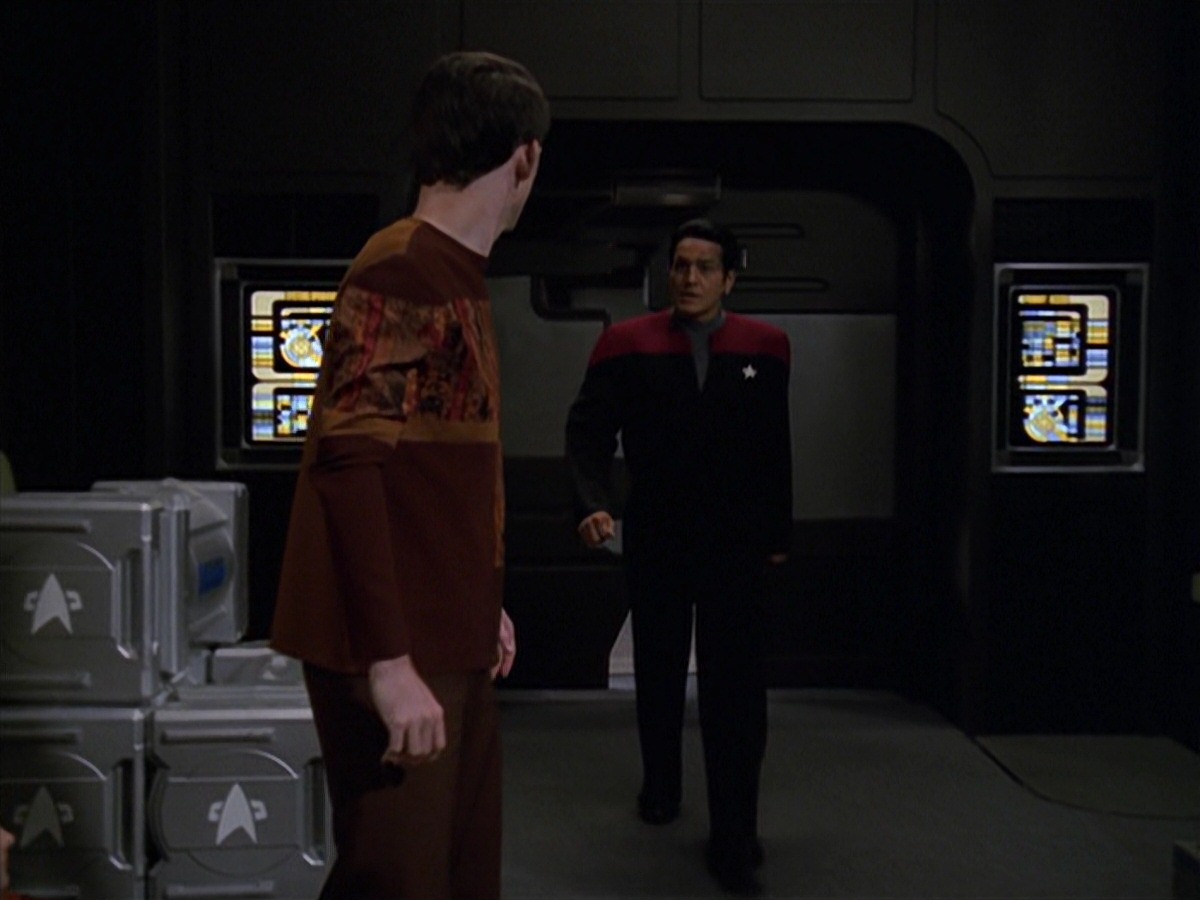 extant_StarTrek_VOY_7x11-Shattered_0051.jpg