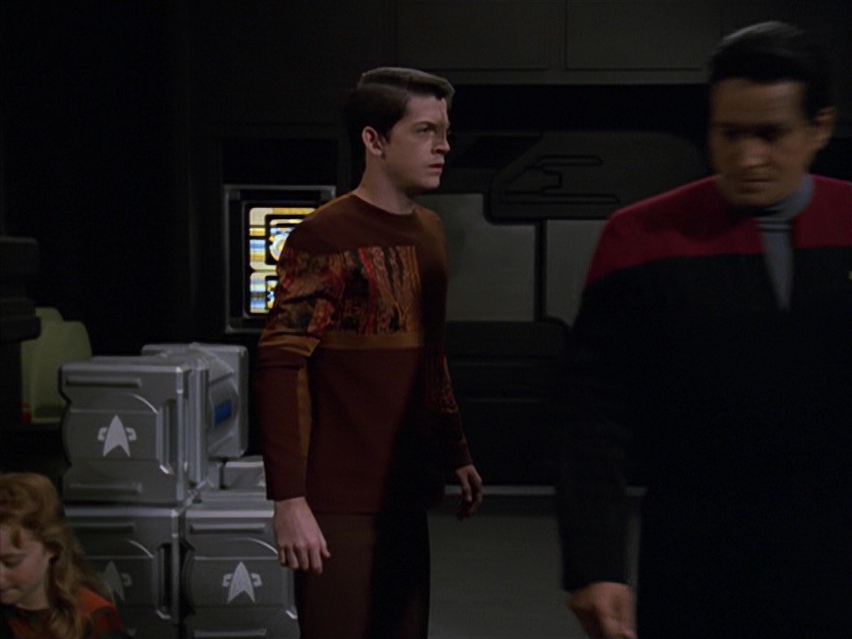 extant_StarTrek_VOY_7x11-Shattered_0054.jpg