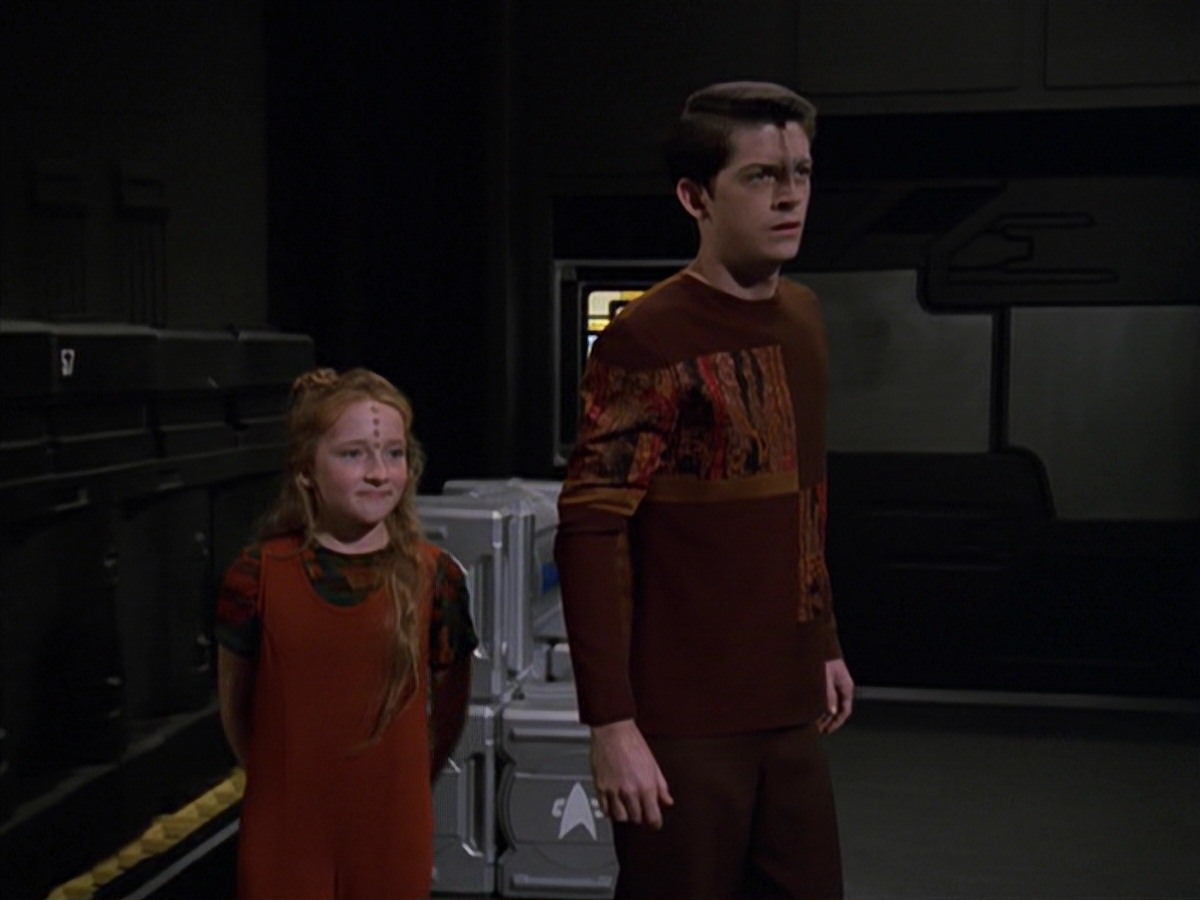 extant_StarTrek_VOY_7x11-Shattered_0056.jpg