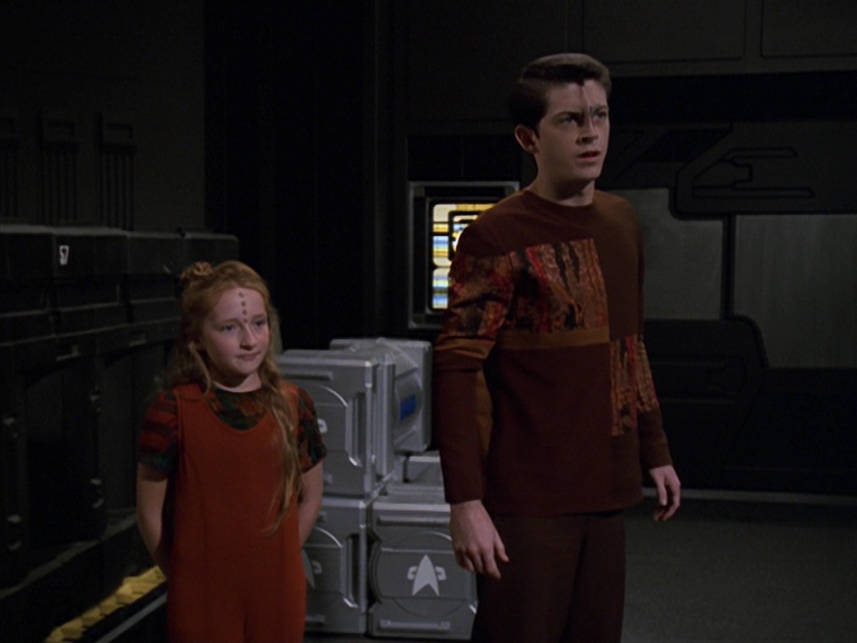 extant_StarTrek_VOY_7x11-Shattered_0057.jpg