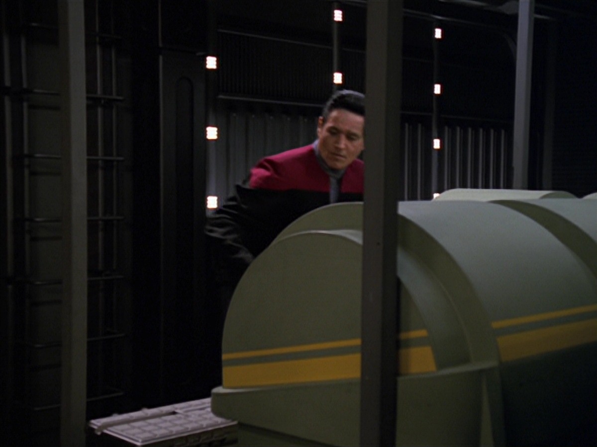 extant_StarTrek_VOY_7x11-Shattered_0059.jpg