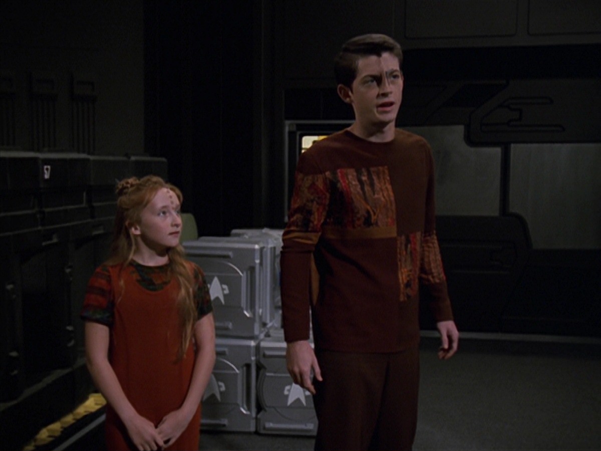 extant_StarTrek_VOY_7x11-Shattered_0062.jpg