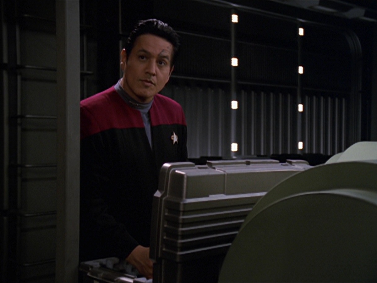 extant_StarTrek_VOY_7x11-Shattered_0071.jpg